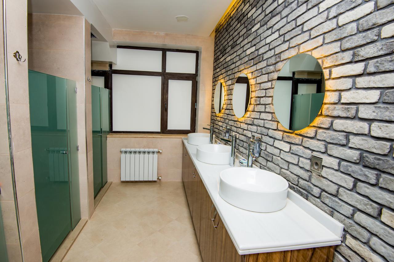 Feyu Hostel Baky Esterno foto
