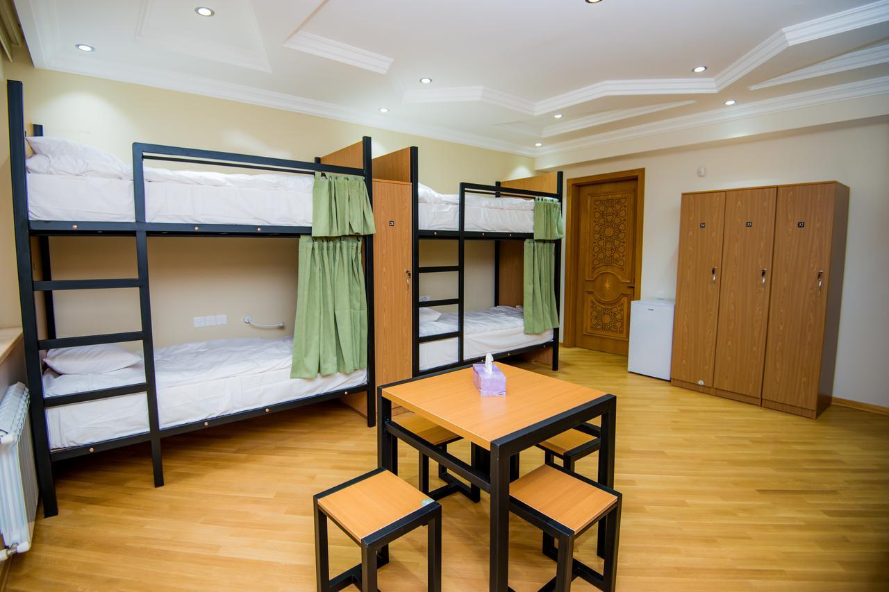 Feyu Hostel Baky Esterno foto